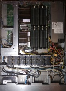 Сервак  HP ProLiant DL165 G7.jpg